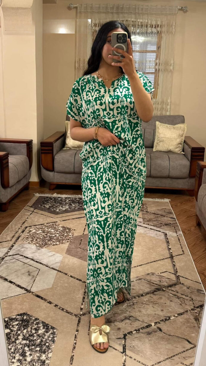 ⁦Robe de luxe : Élégance et confort⁩ - الصورة ⁦3⁩